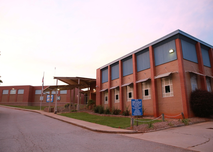 🟢 31省区市新增本土确诊11例›31省区市新增本土确诊11例 在广东