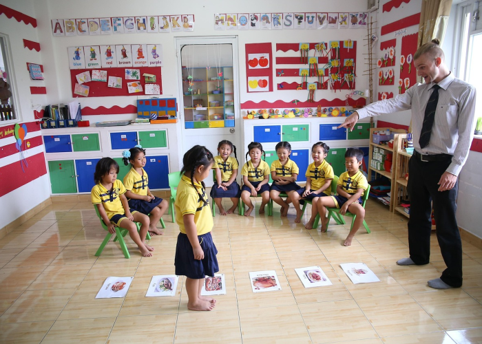 31省份昨日新增本土确诊9例,31省昨日新增本土61例