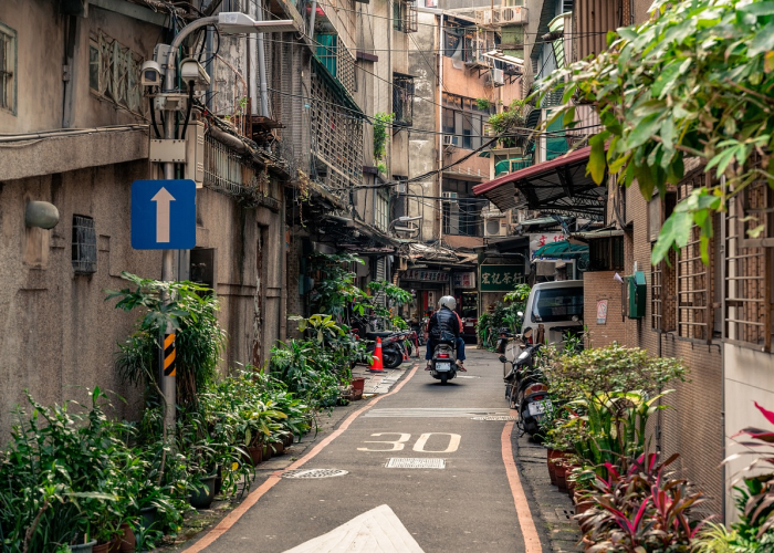 中国疫情常态化防控的温度与精度、【今日新增数据背后】